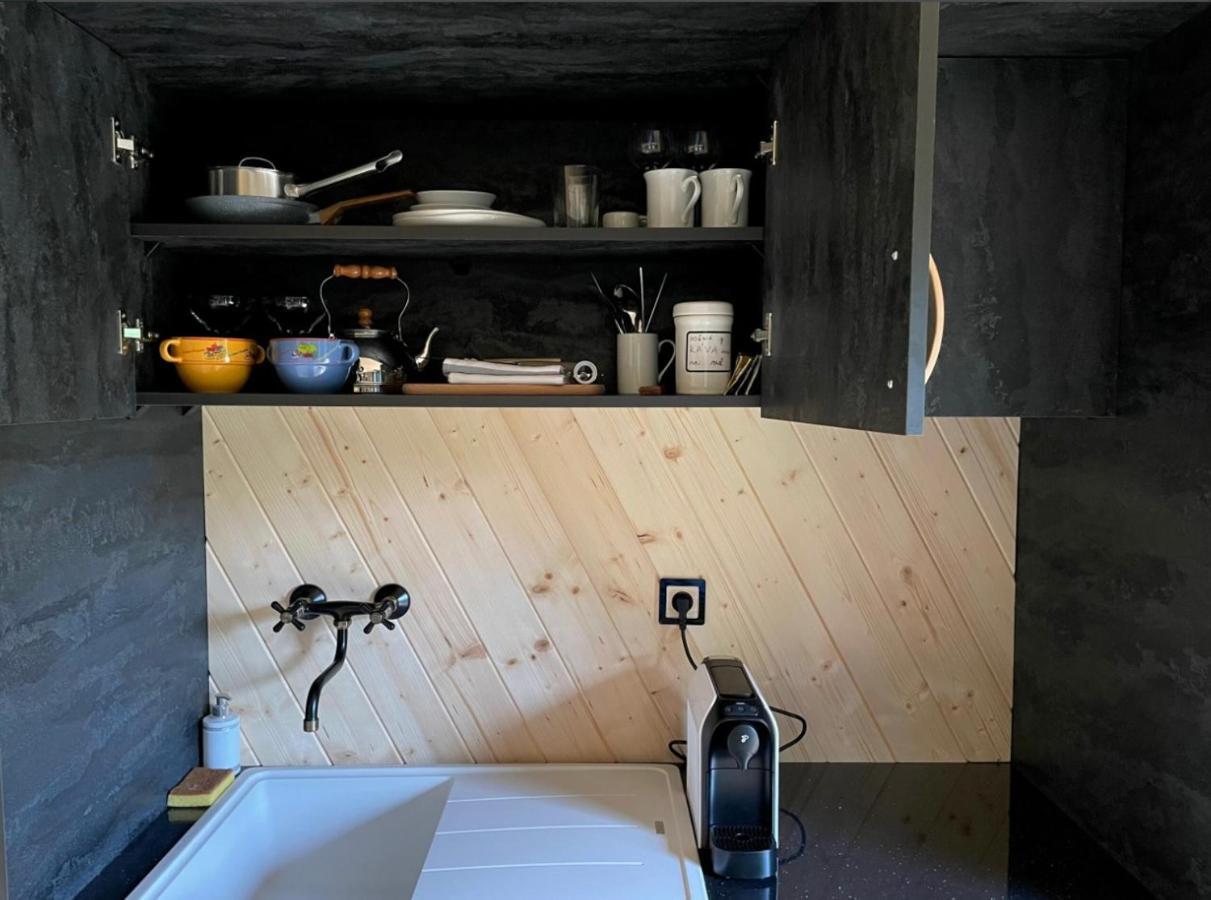 Obytny Kontejner Cabin Stars Zator Экстерьер фото
